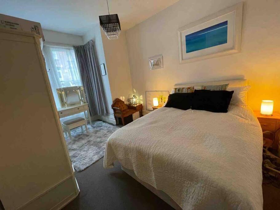 One/Two Bedroom Apartment Close To Sea & Centre Newport Beach Exterior foto